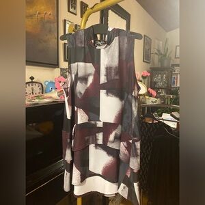 Sympli Abstract Geometric Sleeveless Tunic in Burgundy, Black and White